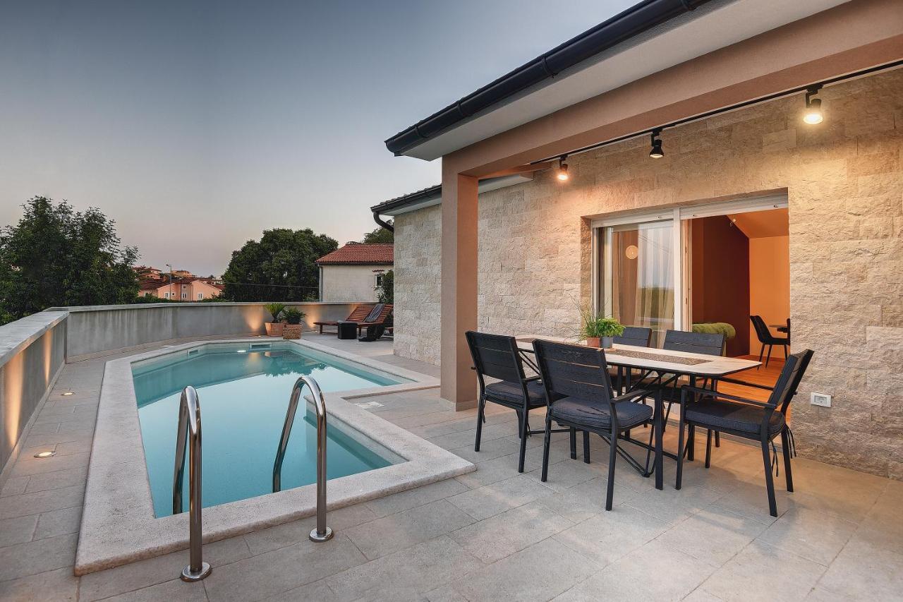 Vila Una With Private Pool Near Rovinj - Open 2022 로비니스코 셀로 외부 사진