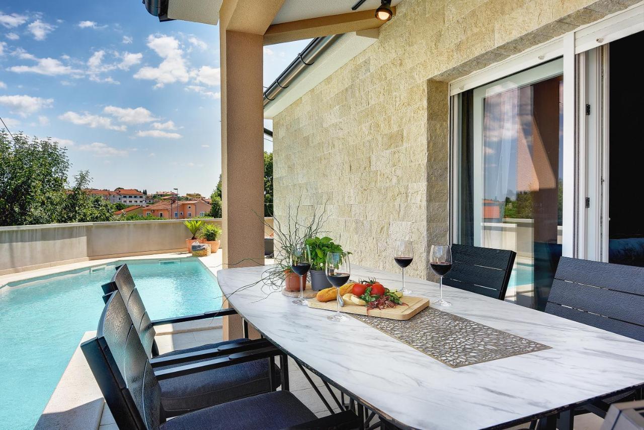 Vila Una With Private Pool Near Rovinj - Open 2022 로비니스코 셀로 외부 사진